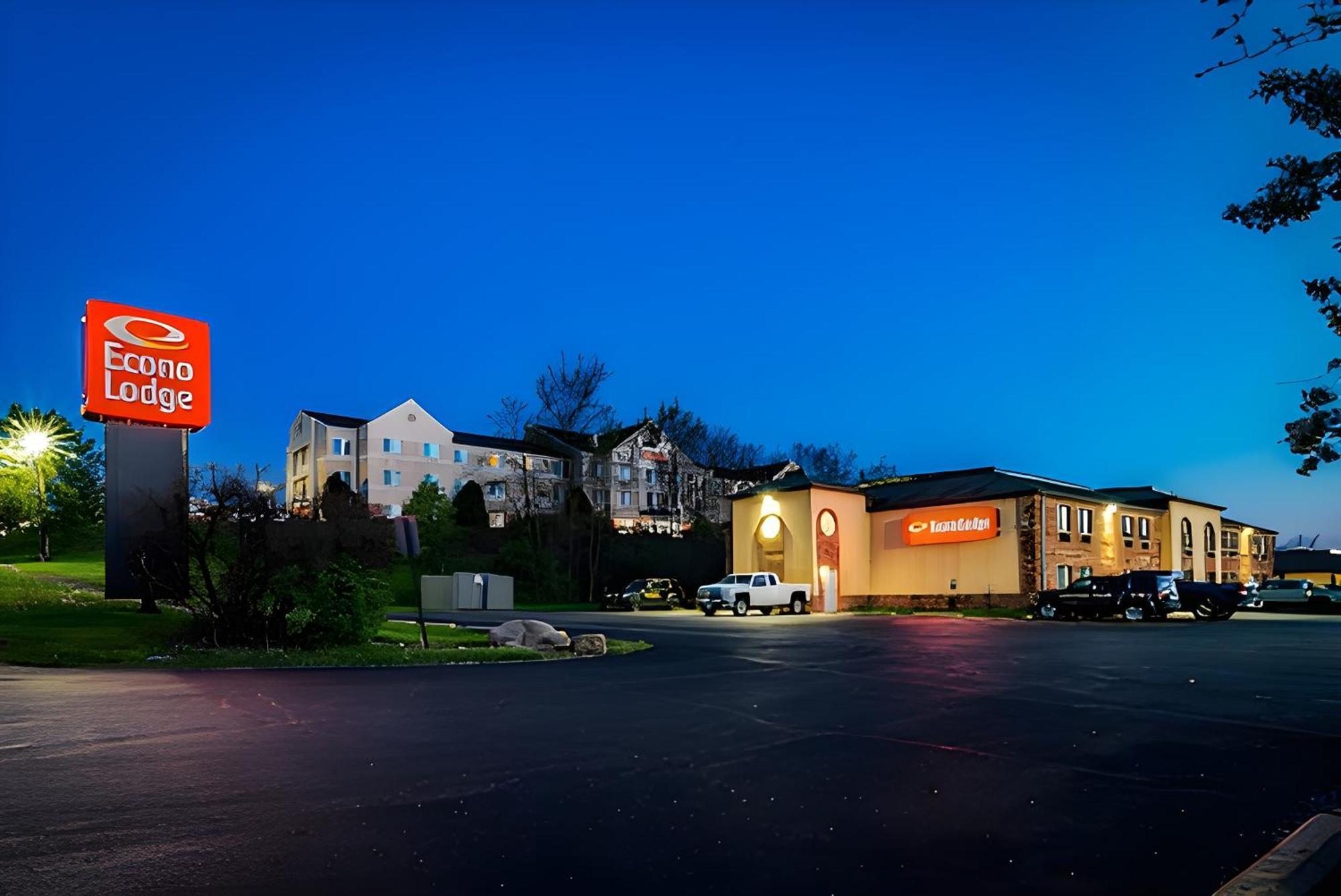 Econo Lodge Cleveland Southeast - Kent Streetsboro Bagian luar foto