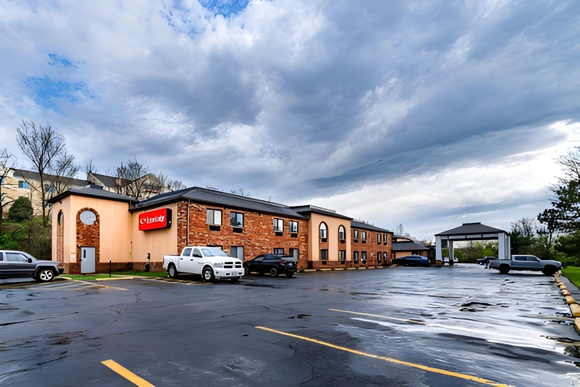 Econo Lodge Cleveland Southeast - Kent Streetsboro Bagian luar foto