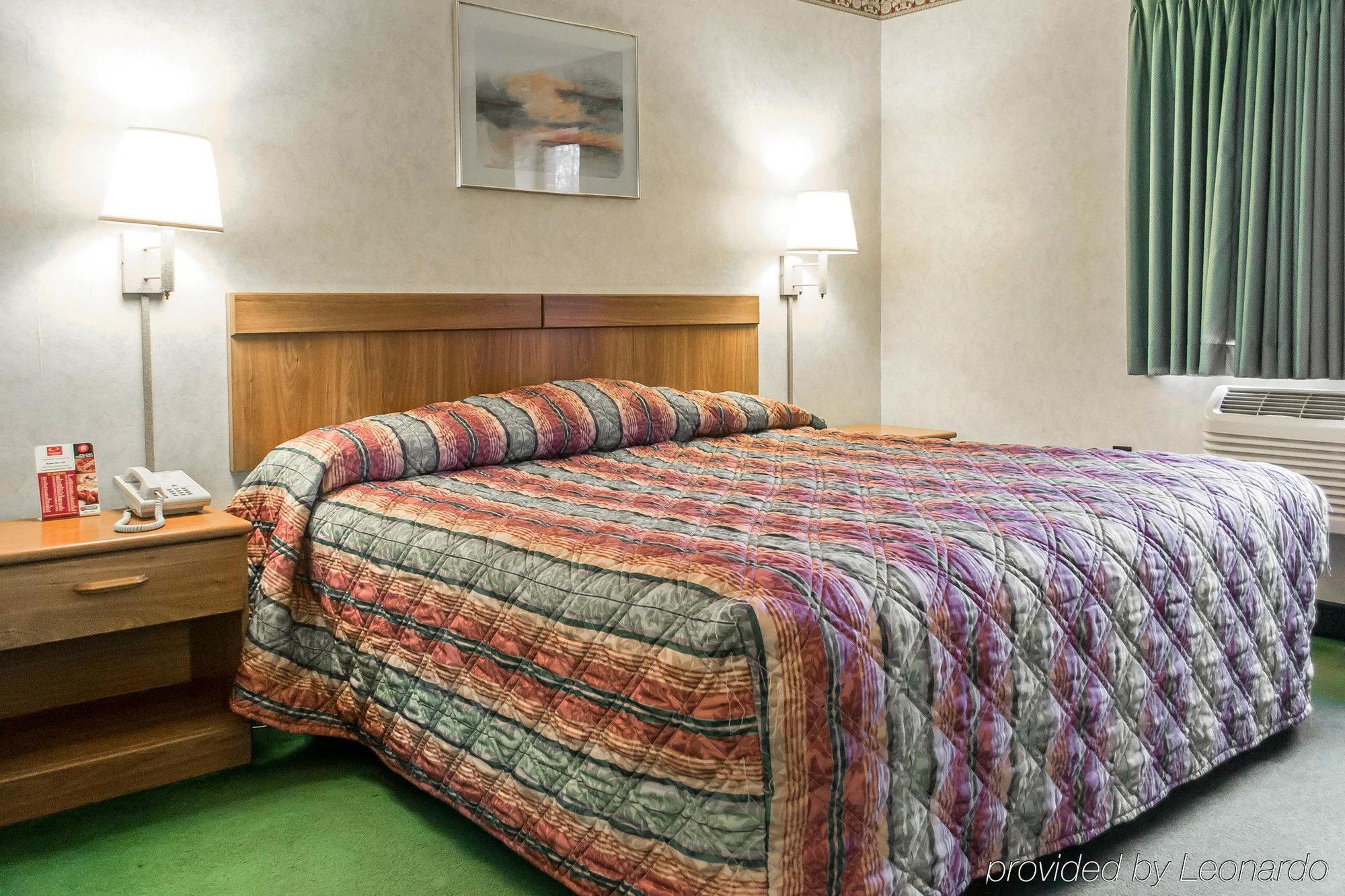 Econo Lodge Cleveland Southeast - Kent Streetsboro Bagian luar foto