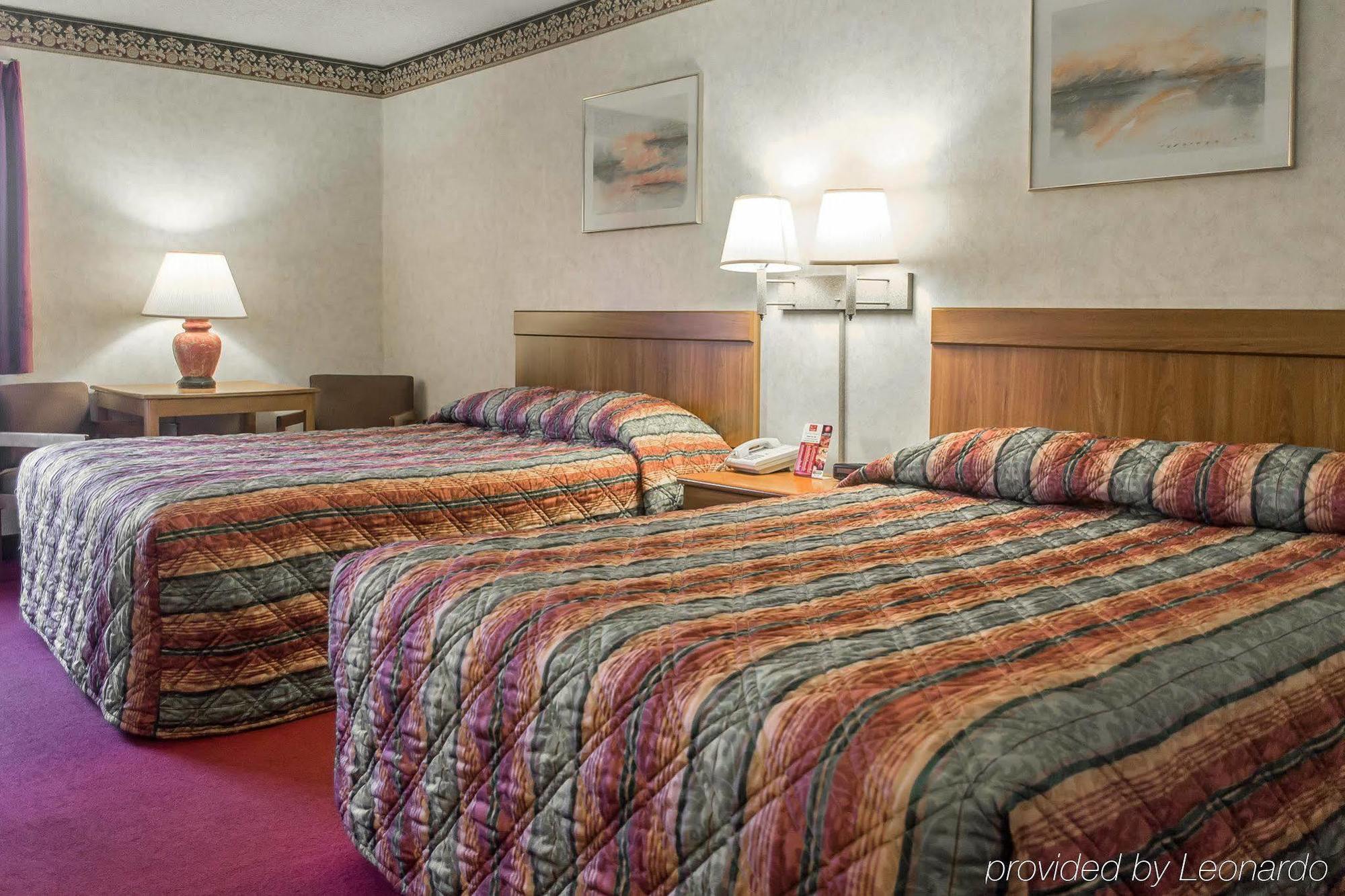 Econo Lodge Cleveland Southeast - Kent Streetsboro Bagian luar foto