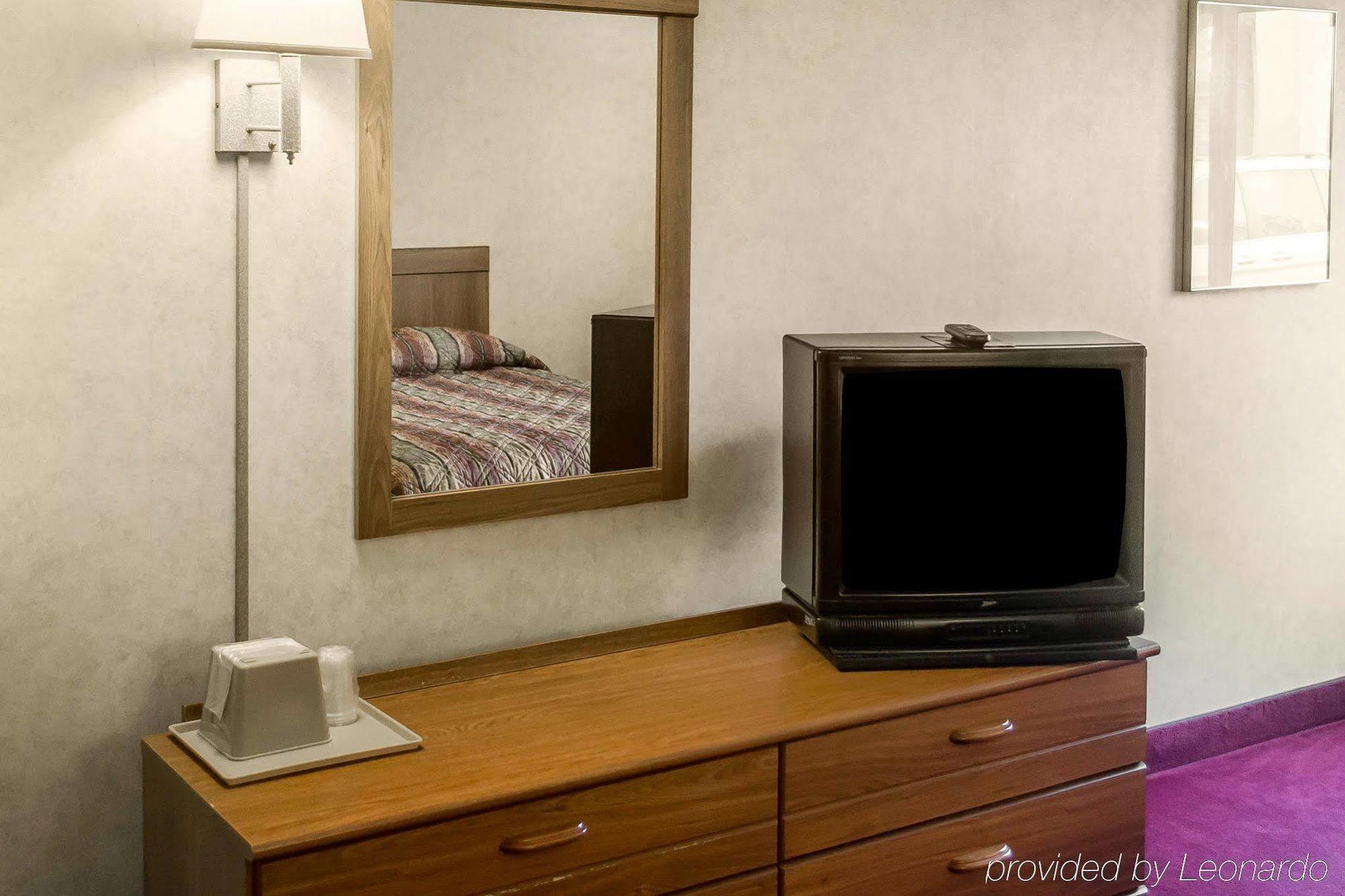 Econo Lodge Cleveland Southeast - Kent Streetsboro Bagian luar foto