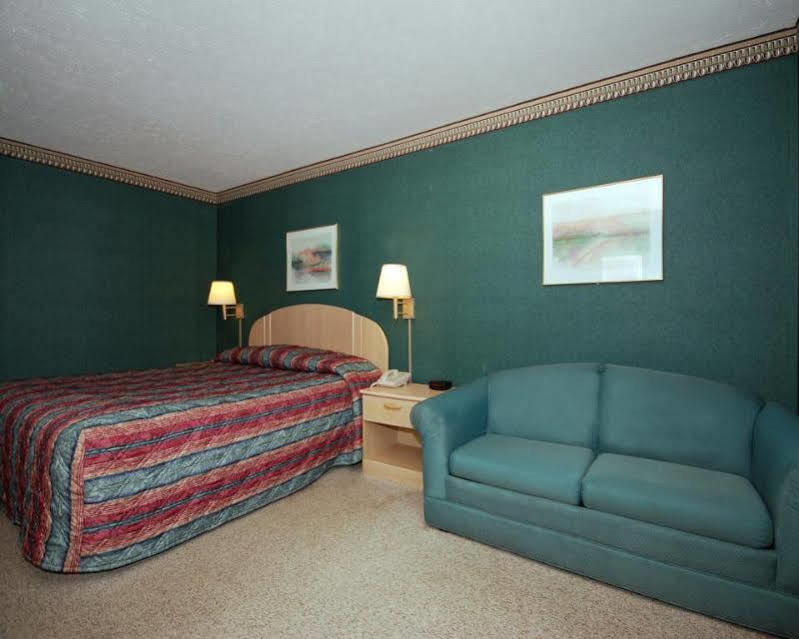 Econo Lodge Cleveland Southeast - Kent Streetsboro Bagian luar foto